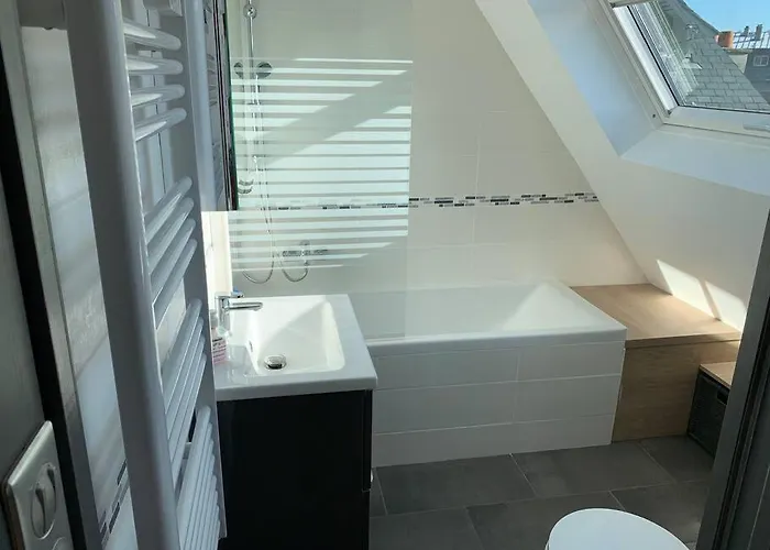 Le Henri Iv - Vue Cathedrale-parking Rouen